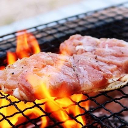 じっくりと焼き上げる炭火焼き★