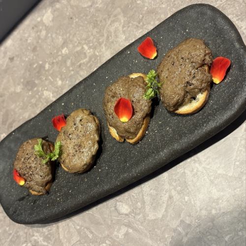 牛テールとレバーのリエット
