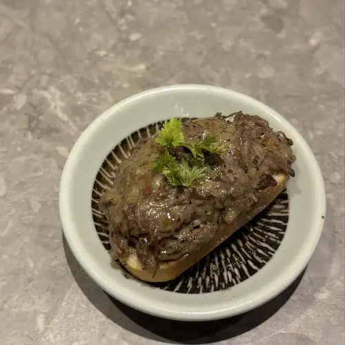 お通しの牛テールのリエット