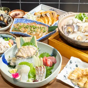 [December Year-End Party] A standard course featuring our proud selection of fresh fish, our signature steamed dishes, and Kanmuri chicken, with 90 minutes of all-you-can-drink.