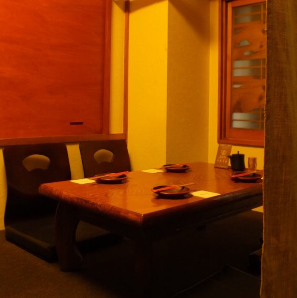 This is a small private room with a raised floor.Ideal for small parties or entertainment.Chiba Chiba Station Japanese Izakaya Half-private room Directly from the production area Sake Banquet Private room charter All you can drink 3 hours Obanzai Club Dashi