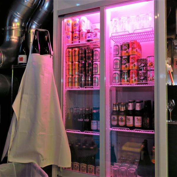 [Self-service] You can freely choose drinks from the showcase ♪ You can also choose by appearance like buying a jacket ◎