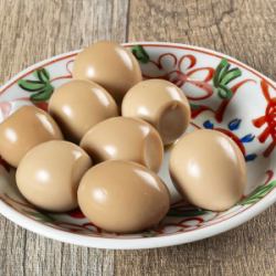 Quail eggs with garlic