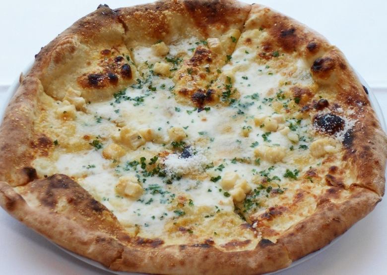 4종의 이탈리안 치즈 피자