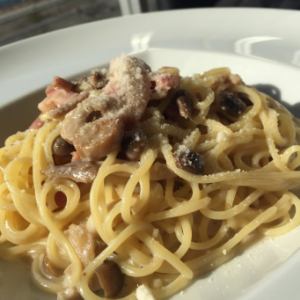 Three kinds of mushroom cream pasta