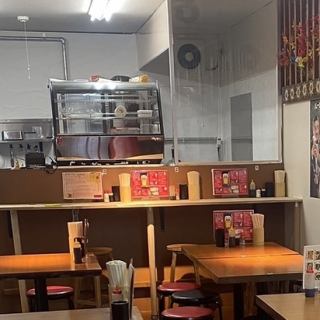 There are also counter seats where you can enjoy the quiet atmosphere.Please feel free to enjoy your meal and drinks without worrying about your surroundings.Feel free to visit us even if you are alone.