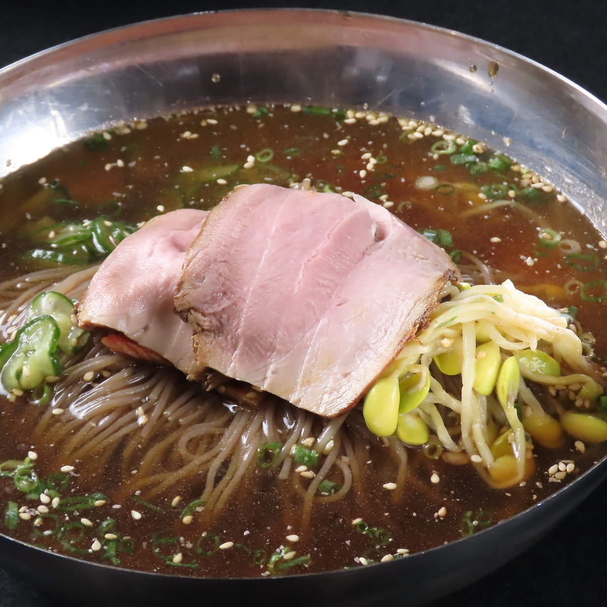 焼肉だけじゃなく、自家製手打ちのピョンヤン冷麺がおすすめ！