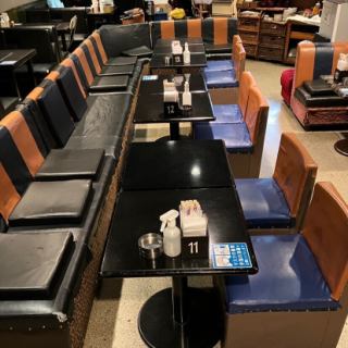 【団体様も大歓迎】総席数40席以上の広々とした店内。カラオケも完備で各種ご宴会や二次会など、幅広い大人数宴会に対応可能です。