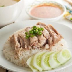 蒸し鶏肉のせご飯