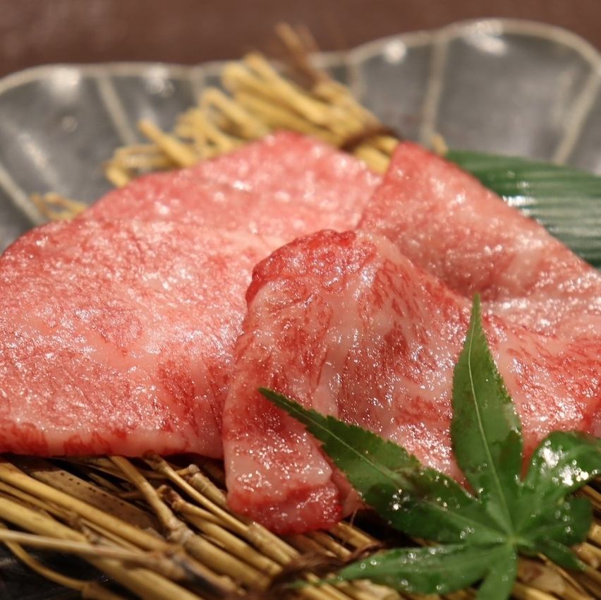 厳選して仕入れたお肉を炭火で愉しむ♪お手頃価格でご用意！