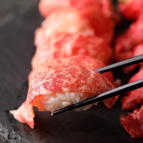 Meat sushi!! You can also enjoy the most talked meat sushi!