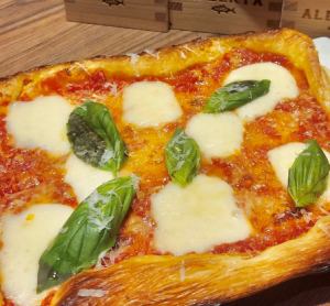 Margherita pie pizza