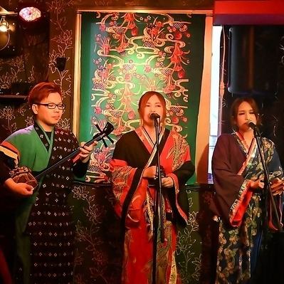 島唄ライブ開催中♪