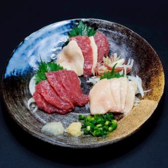 馬刺しの紅白盛り