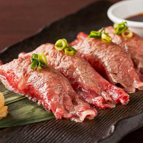 A4 rank Wagyu roasted meat sushi is the most popular! Many meat dishes such as steak!