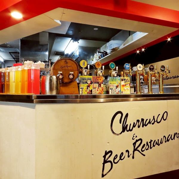 ★4種類の樽生ビアサーバーも飲み放題♪バーカウンターでは、全100種以上のドリンクも頼めます☆お誕生日や記念日にはメッセージ付デザートプレートをご用意◎お客様にとって素敵な一日になるようスタッフ一同、心を込めてサプライズをさせていただきます。