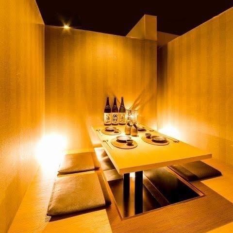 和の趣き溢れる店内は大人の為の落ち着いた雰囲気となっております。6名様でご利用可能なテーブル席は藤沢での接待や女子会、合コンなど各種宴会に最適なプライベート個室空間♪お得な宴会コースプランもご予算に合わせて3000円~ご用意。誕生日や記念日にお得なサプライズ特典もご用意しております。