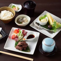 詳しくはメニュー表をご覧ください。