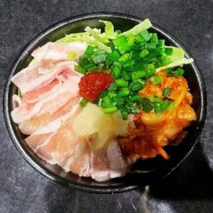 돼지 김허슬 몬자