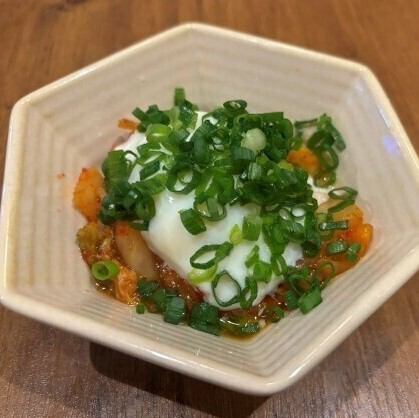 泡菜配蔥和雞蛋