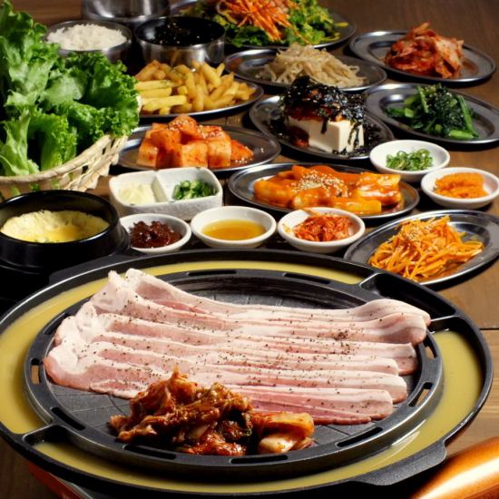 Enjoy Cheese Dak-galbi and Samgyeopsal ♪ Enjoy authentic Korean food