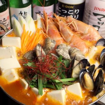 [Our recommendation] 6-item "Seafood Sundubu Hot Pot" course with 2 hours of all-you-can-drink included 4,950 yen (tax included)