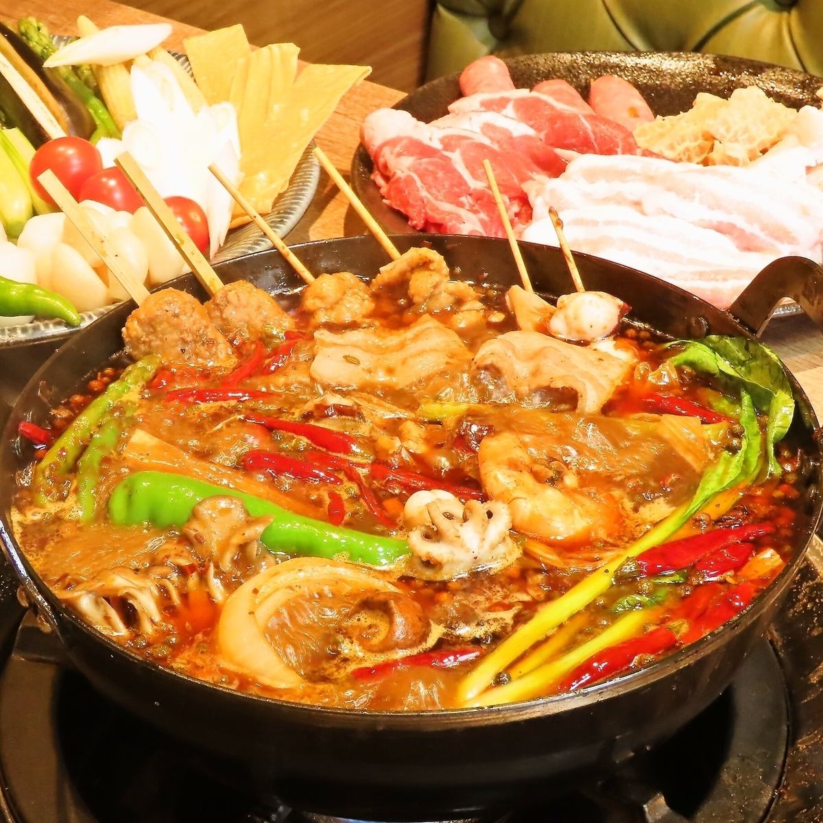 Can be reserved for up to 16 people ♪ Enjoy our specialty hot pot