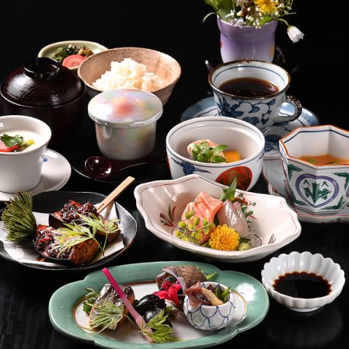 Kaiseki course that you can enjoy only at lunch time ♪