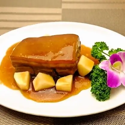 豚バラ角煮/黒豚角煮と揚げ豆腐の煮込み