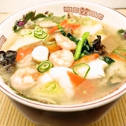 五目野菜の海鮮入りラーメン