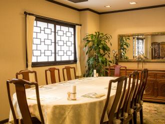 6名～12名までご利用可能のテーブル個室。