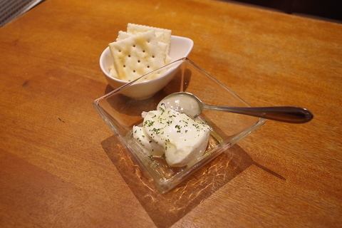 Cream cheese with honey