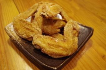 1 piece of fried chicken wing