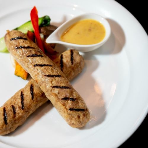 特製の料理とワインで乾杯