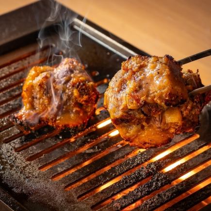 <店長推薦套餐> ・銀舌、4種內臟、炒飯等6道菜共3000日元[含無限量暢飲4000日元]