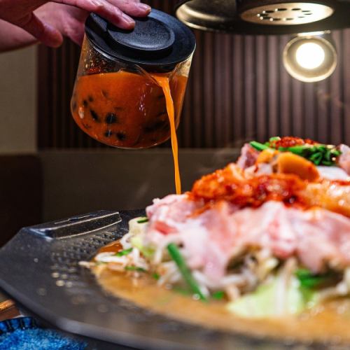 【くせになる旨さ】ピリ辛海鮮炊き肉鍋セット3500円
