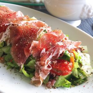 Raw ham salad