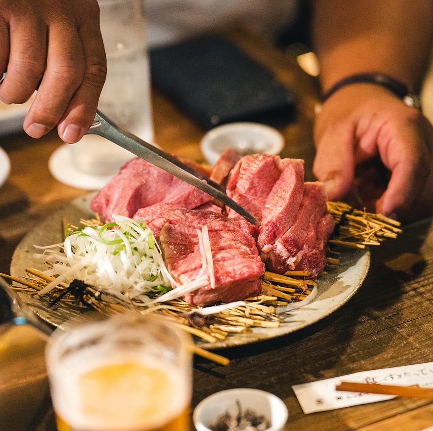 [Open from 5pm to 5am] We serve delicious meat! 1 minute from the station ◆ Smoking allowed