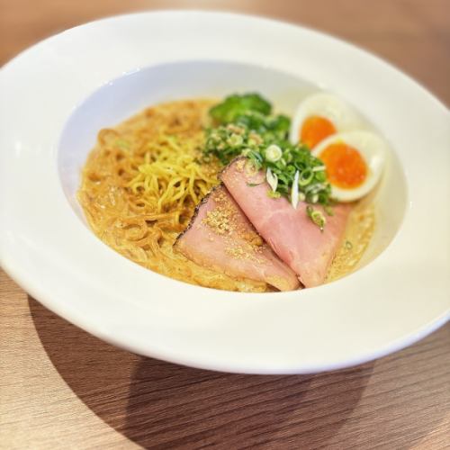 洋食屋さんのとんこつラーメン