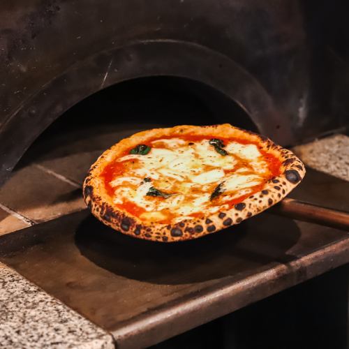 多彩なメニューが魅力の本格窯焼きピッツァ☆