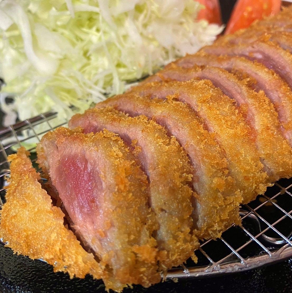牛肉katsu ★ 薄而輕的麵糊質地最好！它不會靠在你的肚子上◎