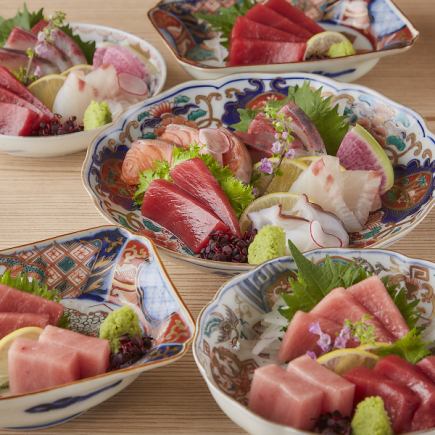 【新年派對，一月/二月限定套餐】豪華套餐，包含稻草烤菜、陶罐菜和糸島豬五花肉爐端燒，售價5000日元。