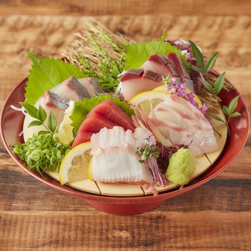 Specialty sashimi platter of three kinds