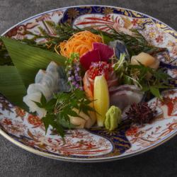 Specialty sashimi platter with five kinds