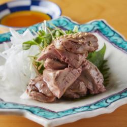 Low-temperature chicken liver with sesame and salt
