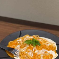 トマトクリームパスタ
