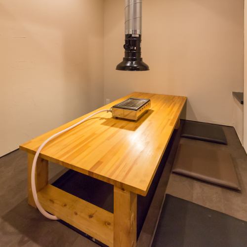 16名様以上で店内の貸し切りも承っております。会社の宴会や大人数のパーティーなど、様々なシーンでご利用いただけます。お客様のご要望に合わせて、特別な時間をお手伝いさせていただきますので、お気軽にご相談ください。