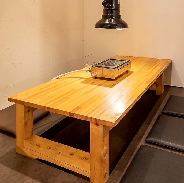 【お子様連れも安心！ご家族みんなで楽しめる焼肉屋】お子様連れのお客様も大歓迎です。ご家族でゆったりと過ごせる掘りごたつの個室をご用意しております。美味しい焼肉を囲んで、ご家族みんなで楽しいひとときをお過ごしください。