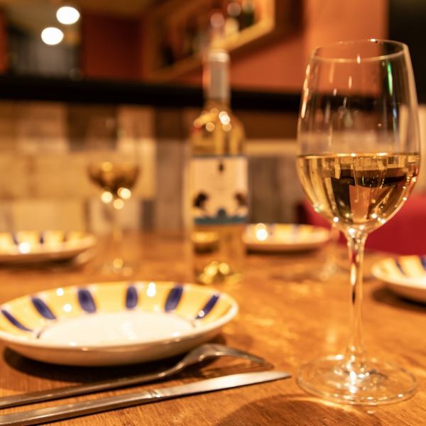 [We will create a space for adults ♪ Perfect for meals with important people ♪ ♪] The chic colored seats stand out with wine glasses ♪ You will surely be satisfied with meals with important people There must be a wide variety of wines ♪ Shinjuku / Nishi Shinjuku / Italian / Women's Association