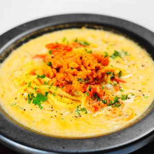 雲丹とフレッシュトマトクリームソースの生スパゲティ